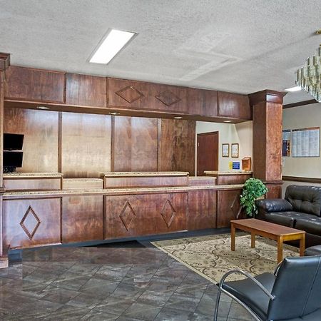 Zen Living Suites Extended Stay - Jacksonville - University Blvd Экстерьер фото